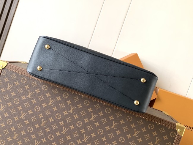 Louis Vuitton M26257 ブラック  バッグ