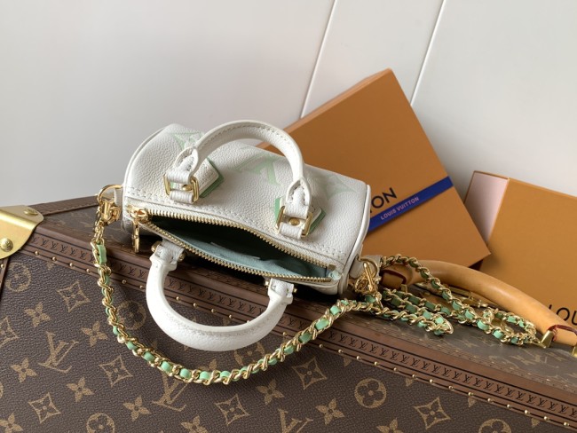 Louis Vuitton M24169 エンボスグリーン ナノ・スピーディ ハンドバッグ