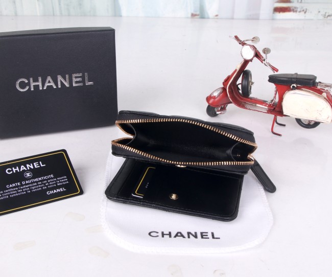 CHANEL シャネル  バッグ 型番22018 カラー：キルティングブラック／ピンク／ベージュ／ラムスキンブラック サイズ：12×10×3 cm