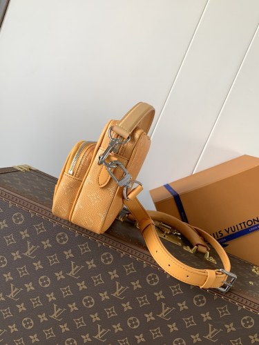 Louis Vuitton M27232 イエロー Nil メッセンジャーバッグ