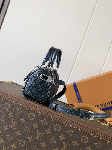 Louis Vuitton M82450 ブラックエンボス ナノ・スピーディ ハンドバッグ
