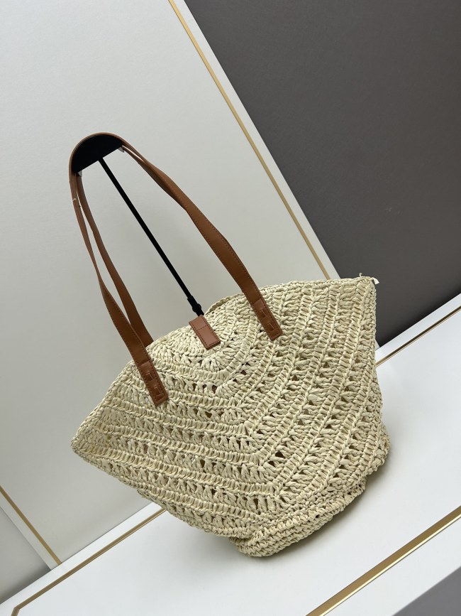 CHANELシャネル草編みバッグ 型番1813サイズ：横48×縦34 cm