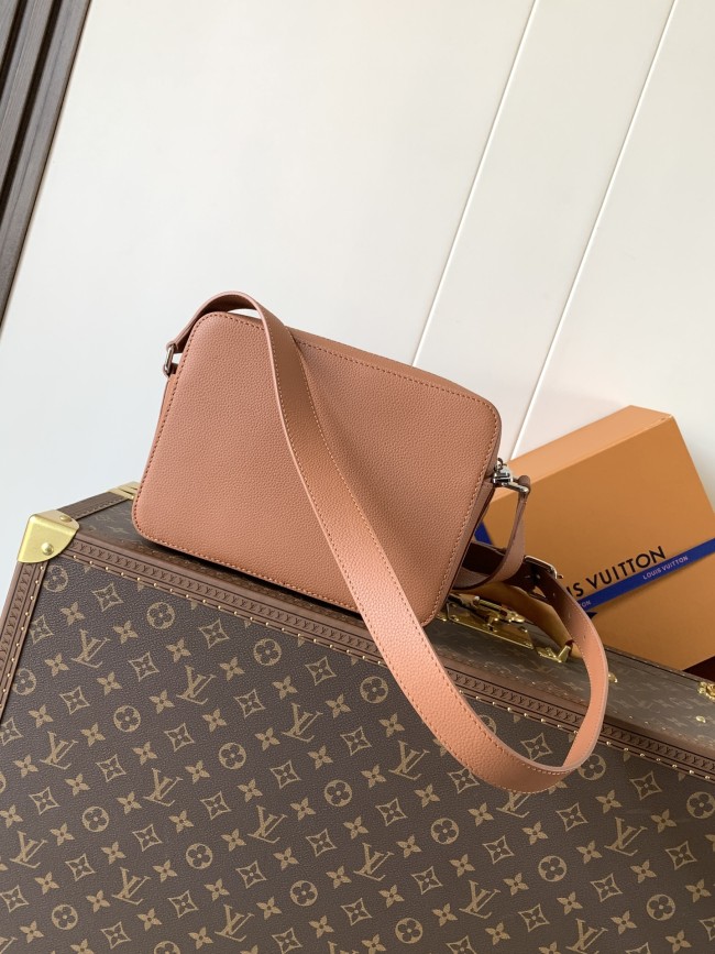 Louis Vuitton M25981 ブラウン BOARDING メッセンジャーバッグ