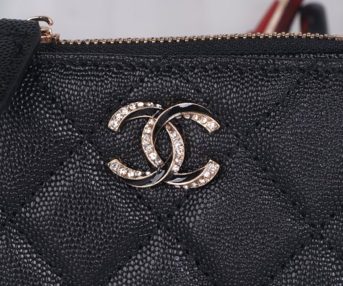 CHANELシャネル  2216 ミニバッグ カラー：キルティングブラック／ピンク／ベージュ／ラムスキンブラック サイズ：11×9×2 cm