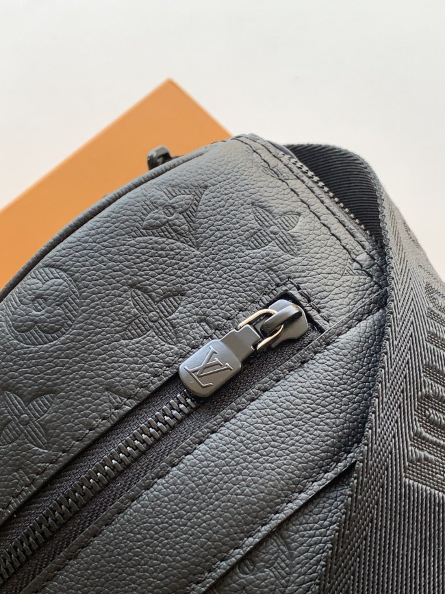 Louis Vuitton M26750 Keepall トラベルバッグ