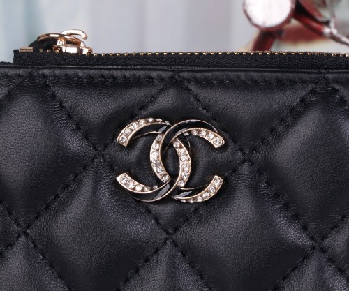 CHANELシャネル  2216 ミニバッグ カラー：キルティングブラック／ピンク／ベージュ／ラムスキンブラック サイズ：11×9×2 cm