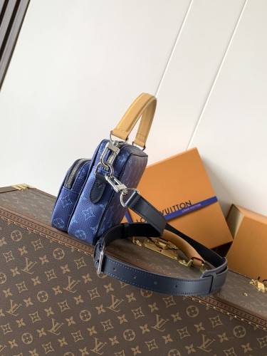 Louis Vuitton M26823 ブルー Nil メッセンジャーバッグ 