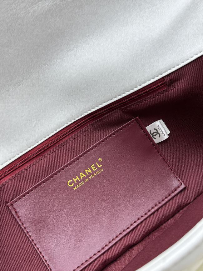 CHANELシャネル バゲット型クラッチバッグ（型番：8834）、サイズ：縦18×横38×奥行4 cm