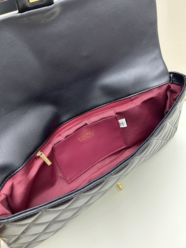 CHANELシャネル バゲット型クラッチバッグ（型番：8834）、サイズ：縦18×横38×奥行4 cm