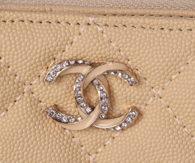 CHANELシャネル  2216 ミニバッグ カラー：キルティングブラック／ピンク／ベージュ／ラムスキンブラック サイズ：11×9×2 cm