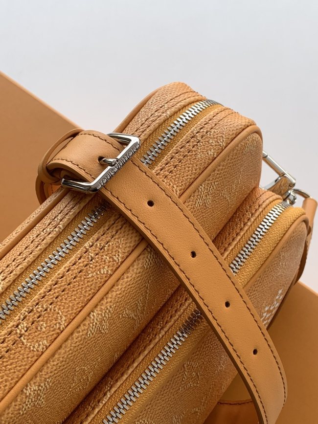 Louis Vuitton M27232 イエロー Nil メッセンジャーバッグ