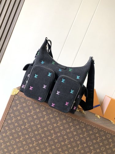 Louis Vuitton M13938 ショルダー＆クロスボディバッグ