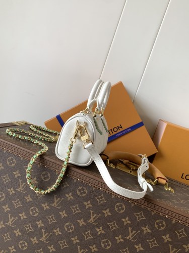 Louis Vuitton M24169 エンボスグリーン ナノ・スピーディ ハンドバッグ