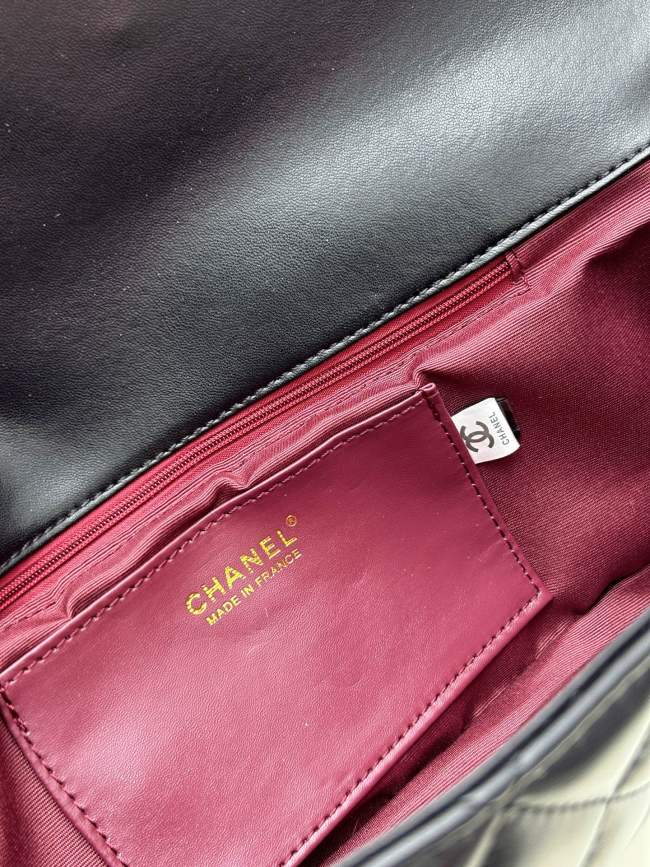CHANELシャネル バゲット型クラッチバッグ（型番：8834）、サイズ：縦18×横38×奥行4 cm