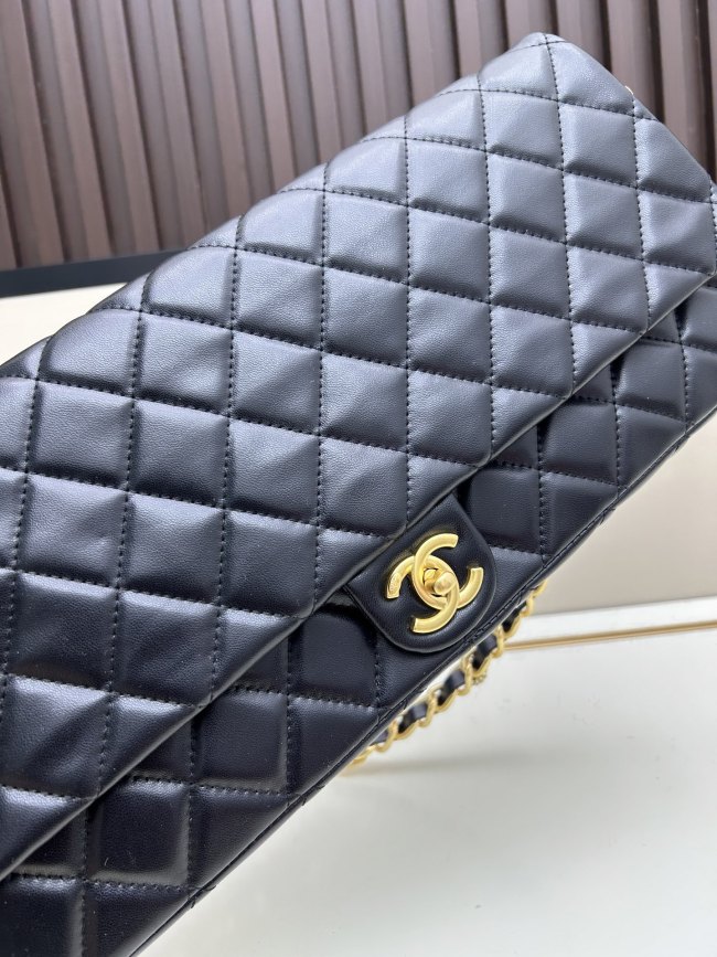 CHANELシャネル バゲット型クラッチバッグ（型番：8834）、サイズ：縦18×横38×奥行4 cm