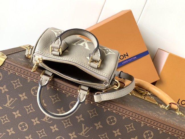 Louis Vuitton M82890 グレーエンボス ナノ・スピーディ ハンドバッグ