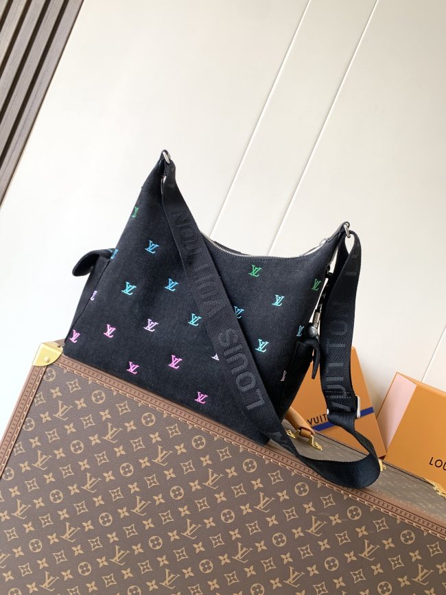 Louis Vuitton M13938 ショルダー＆クロスボディバッグ
