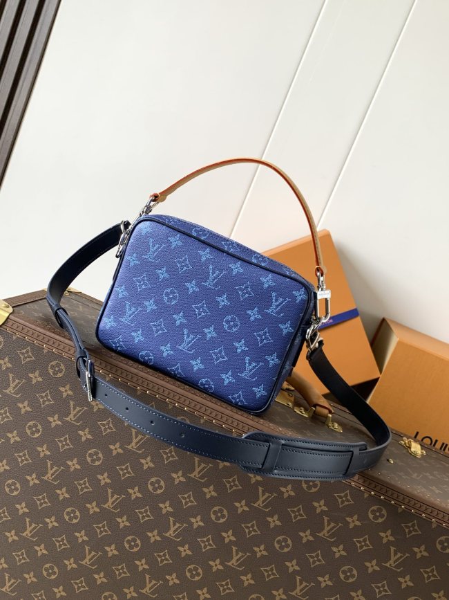 Louis Vuitton M26823 ブルー Nil メッセンジャーバッグ 