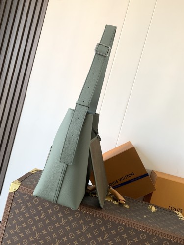 Louis Vuitton M26747 グリーン Verso Hobo バッグ