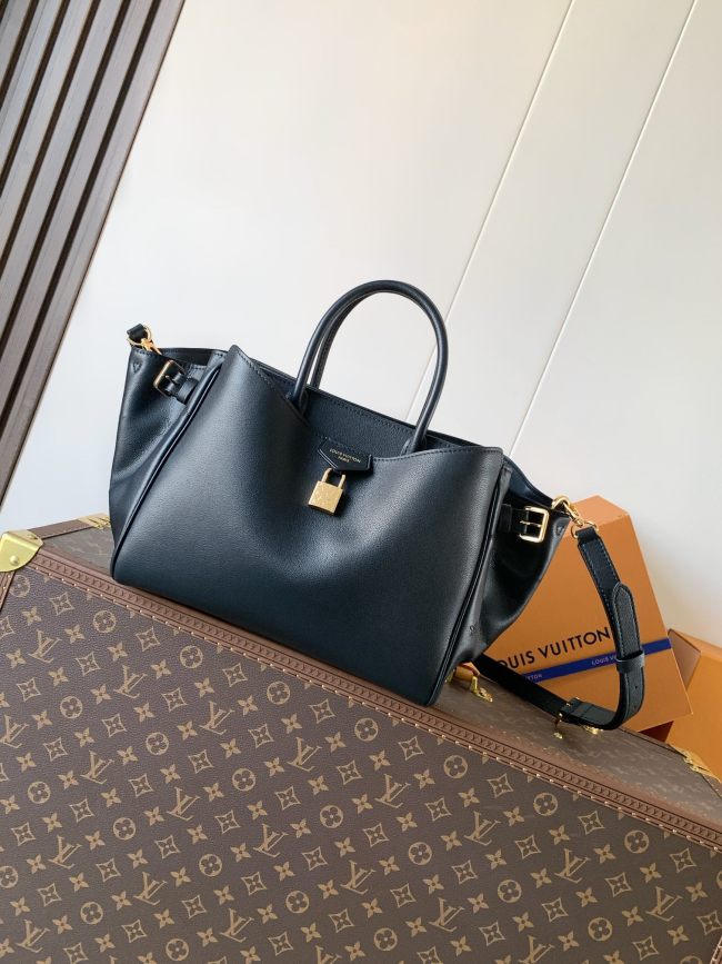Louis Vuitton M26502 ブラック ハンドバッグ