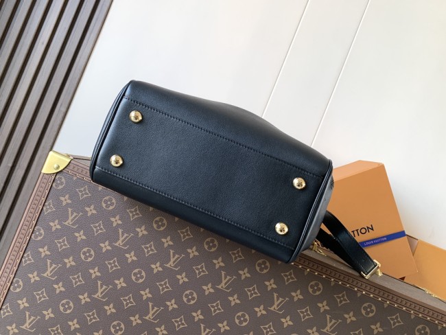 Louis Vuitton M26502 ブラック ハンドバッグ