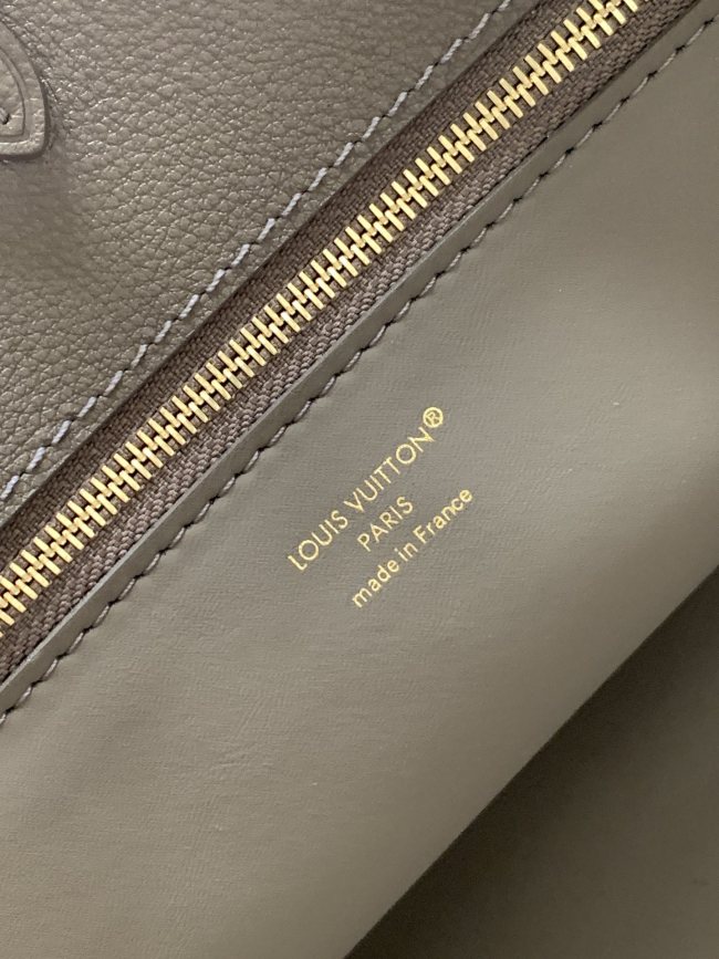 Louis Vuitton M27040 グリーン ハンドバッグ