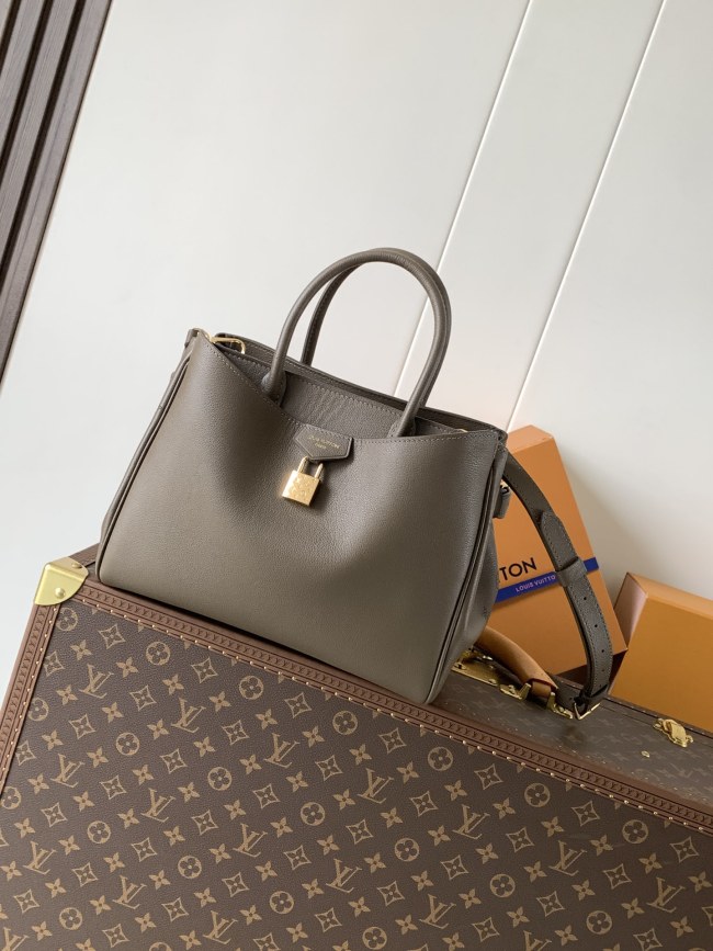 Louis Vuitton M27040 グリーン ハンドバッグ
