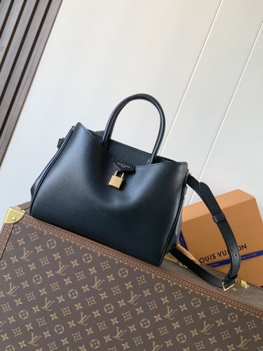 Louis Vuitton M26502 ブラック ハンドバッグ