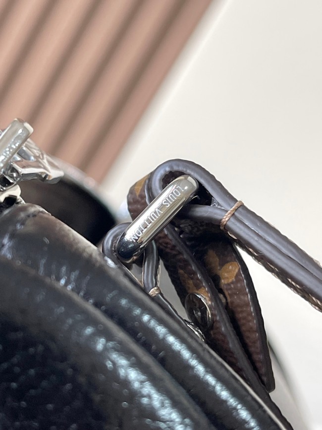 Louis Vuitton M27920 ブラックオイルドレザー エクスプレス スモール ハンドバッグ