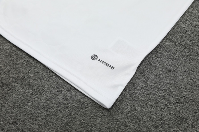 24-25 Man Utd White Training Short Suit