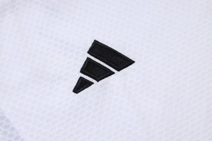 2025-26 Man Utd White Training Short Suit #D25155