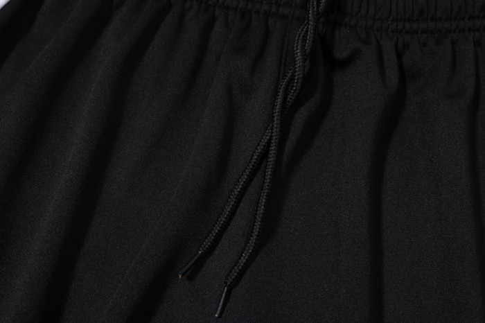 25-26 Man Utd Black Polo Tracksuit