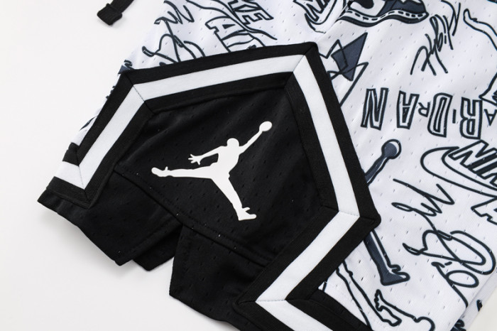 C2441 Jordan White Casual Short Pants