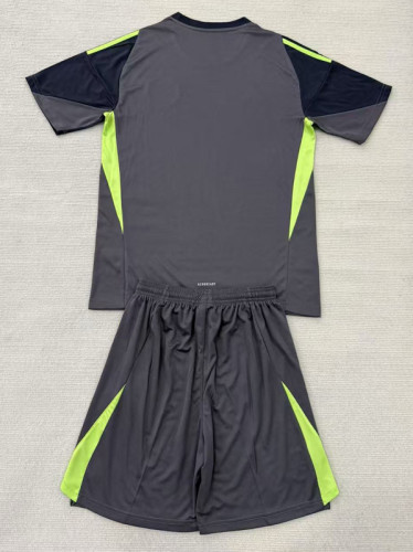 25-26 Man Utd Black GoalKeeper Kids Soccer Jersey (绿标)