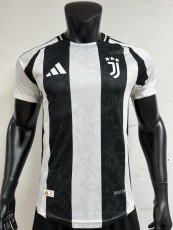 Player version 2425 Juventus home