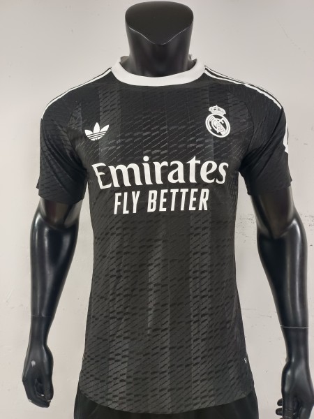 2026 Real Madrid goalkeeper jersey
