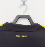 2011-2012 RMA Black GoalKeeper Retro Soccer Jersey (带章)