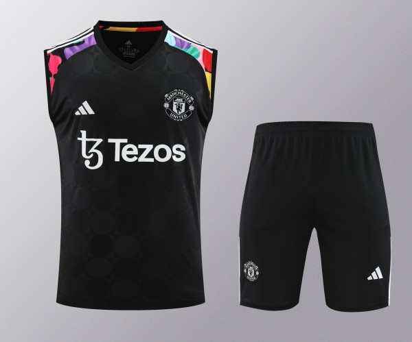 Manchester United 24/25 Black Pre-Match Training Kit