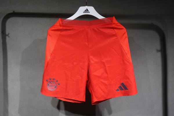 2025-26 Bayern Munich Home Player Version Soccer Shorts