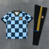 26-27 Man Utd  Short shirts and Long trousers Suit (圆领)