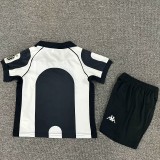 Retro 97/98 Juventus home kids kit