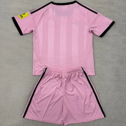 25/26 Newcastle United pink goalkeeper Adult Set