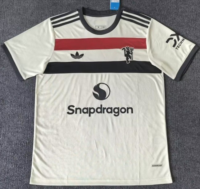 24/25 Manchester United third football jersey