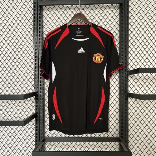 Retro Manchester United adidas black