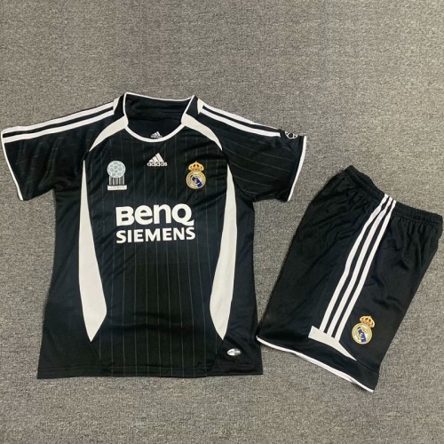 Retro 06/07 Real Madrid Away kids kit