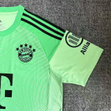 25-26 Bayern Green Goalkeeper Fans Soccer Jersey