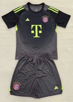 25-26 Bayern Grey Black Goalkeeper Adult Suit