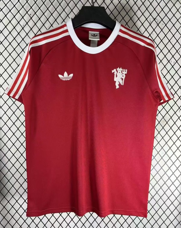26-27 Man Utd Red Casual Version Training shirts