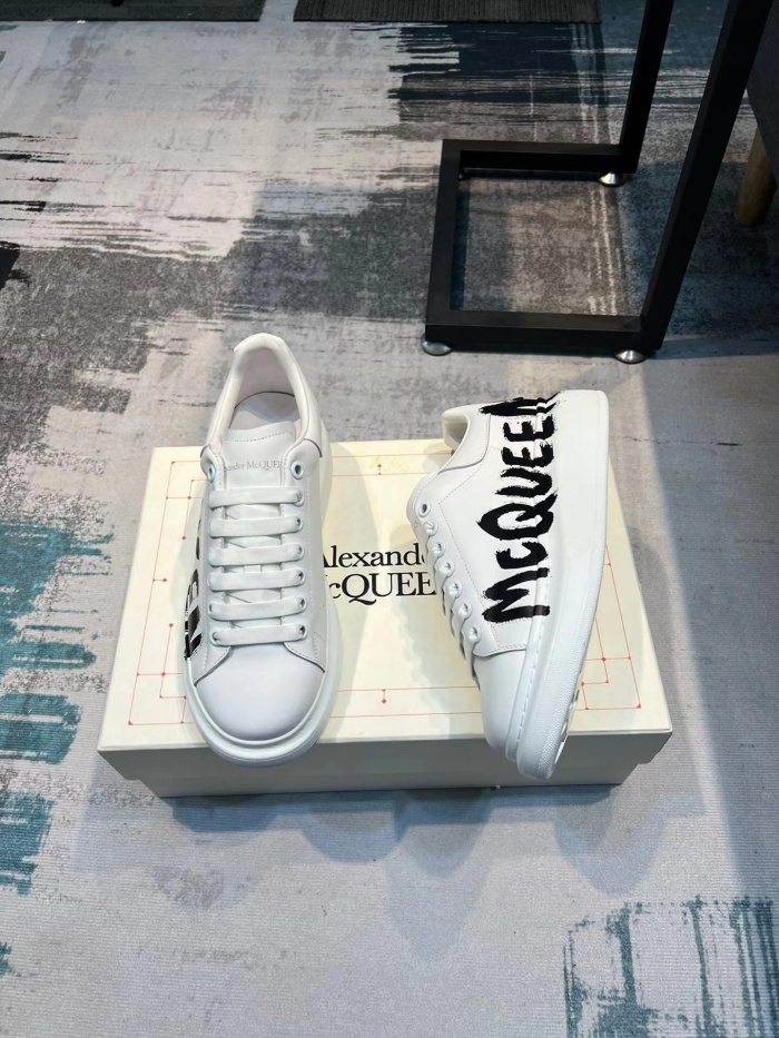Alexander McQueen Graffiti Sneaker Size 35-45  2-Color