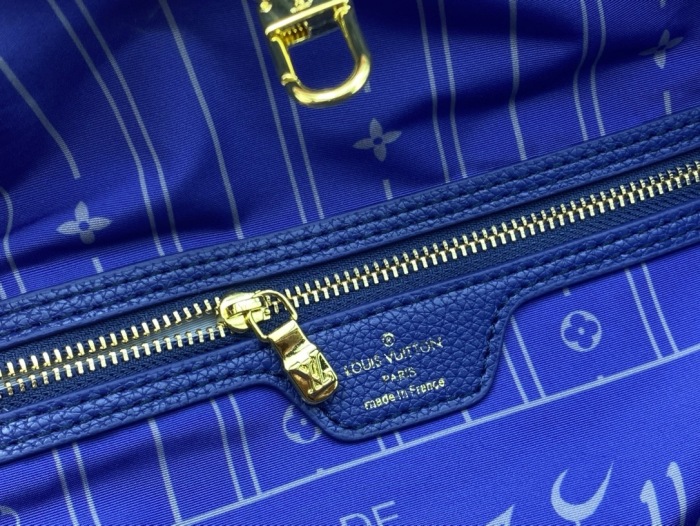Louis Vuitton Shopping Bags 31*28*14cm